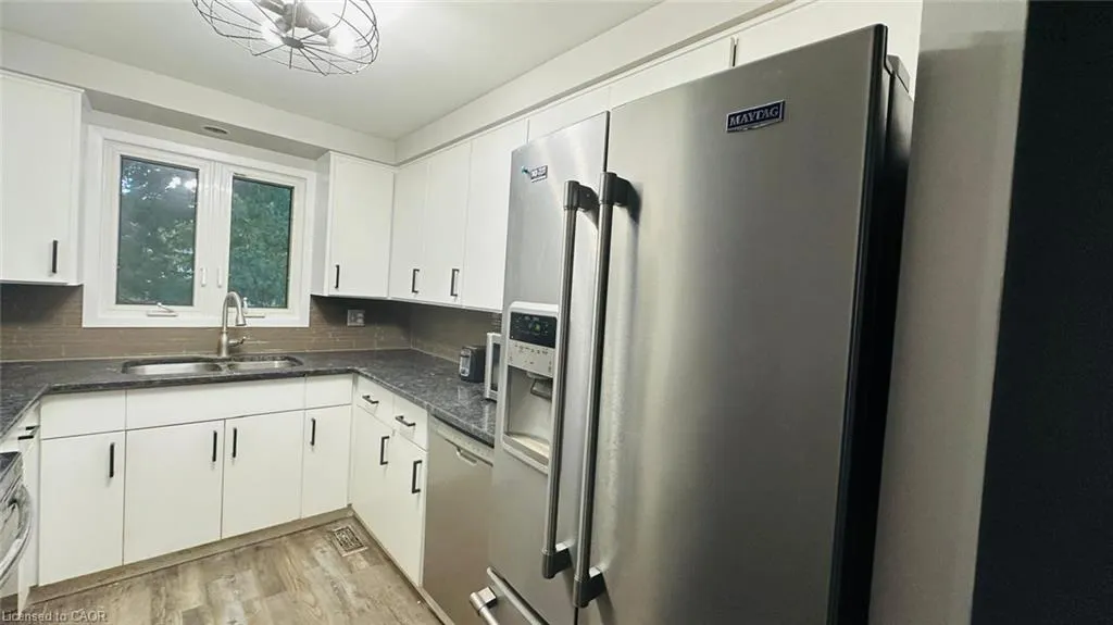 38 Jay Court, #UPPER