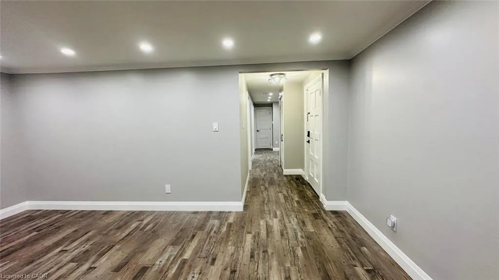 38 Jay Court, #UPPER