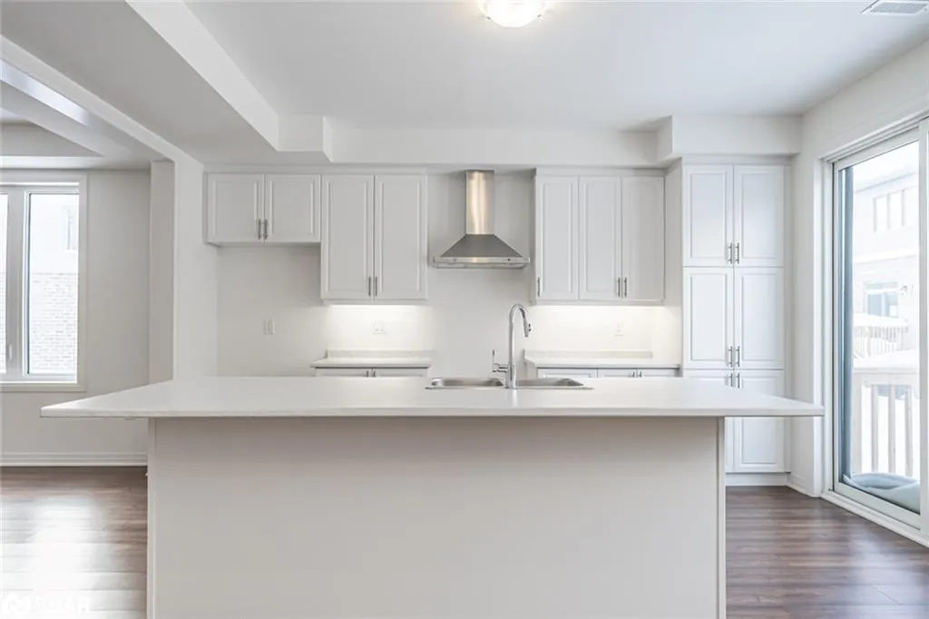 112 West Oak Trail