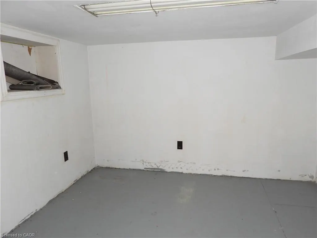 107 London Street N