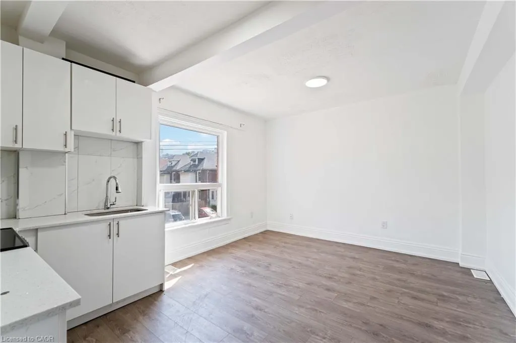 110 Myrtle Avenue, #3