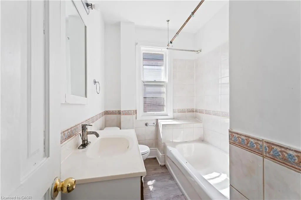 110 Myrtle Avenue, #3