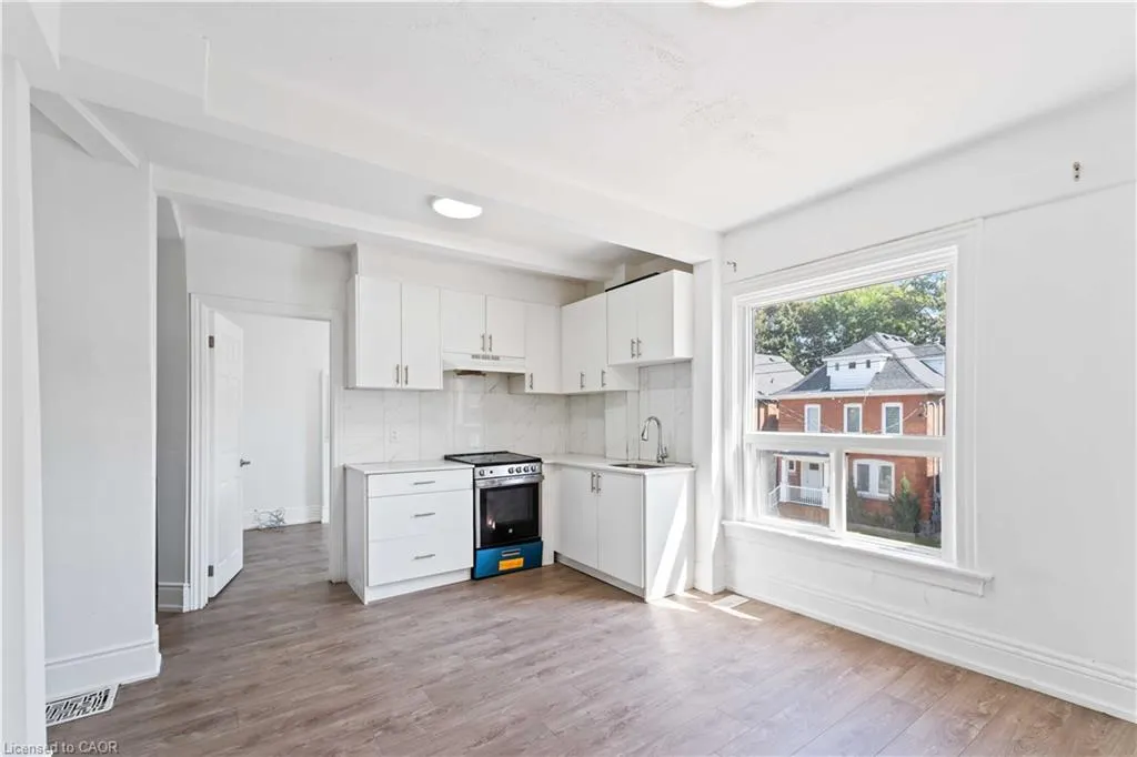110 Myrtle Avenue, #3