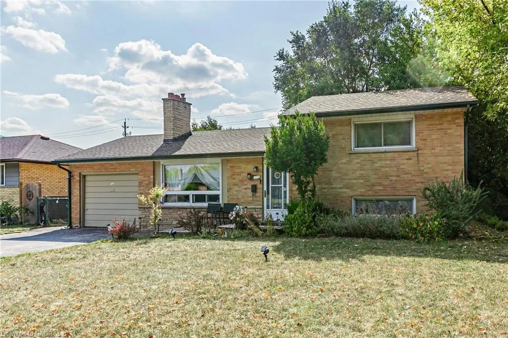 1235 Toukay Crescent