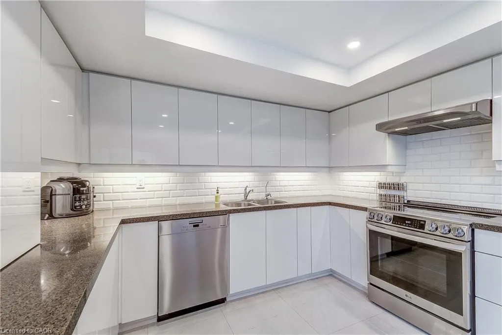 1201 North Shore Boulevard E, #809