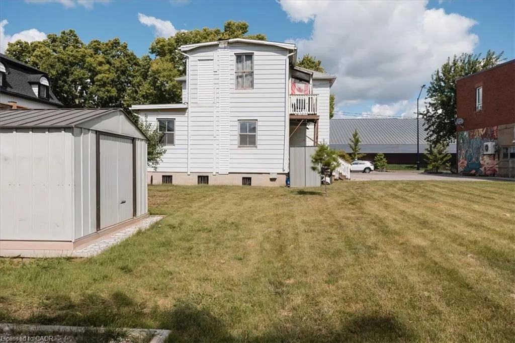 136 Robinson Street