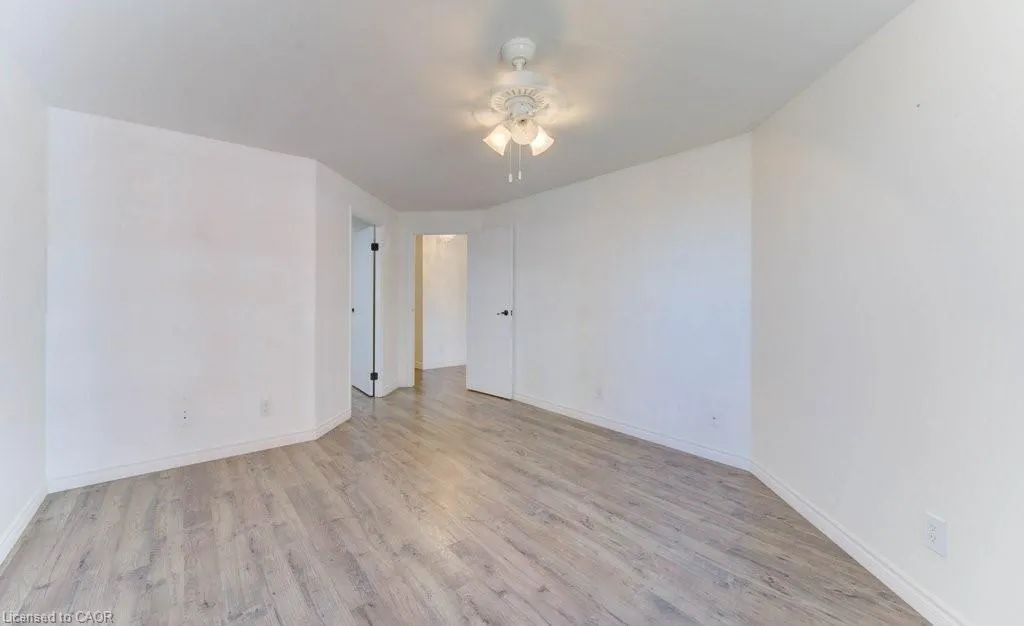 20 Ellen Street E, #405