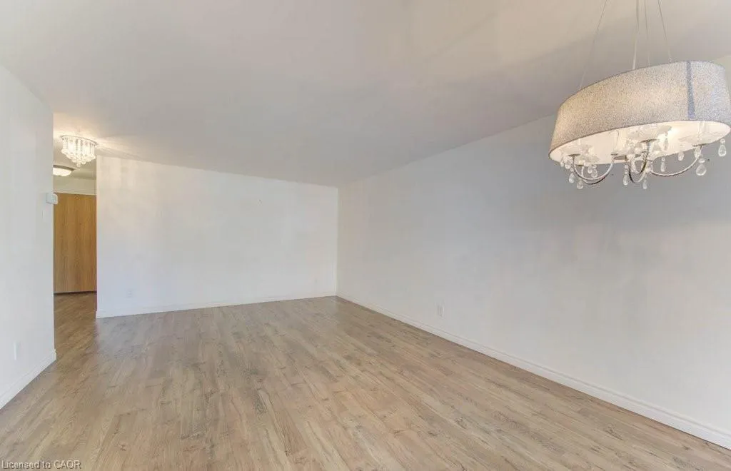 20 Ellen Street E, #405