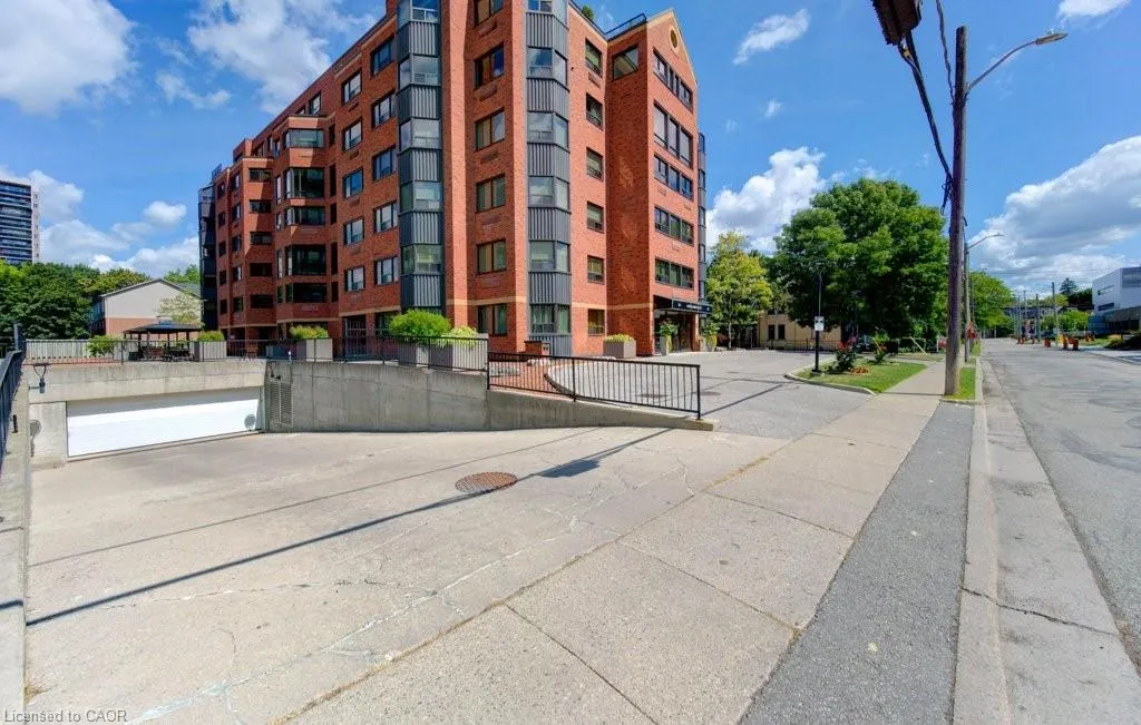 20 Ellen Street E, #405