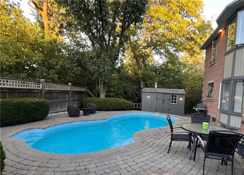 85 Waterford Crescent