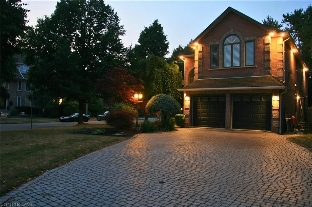 85 Waterford Crescent