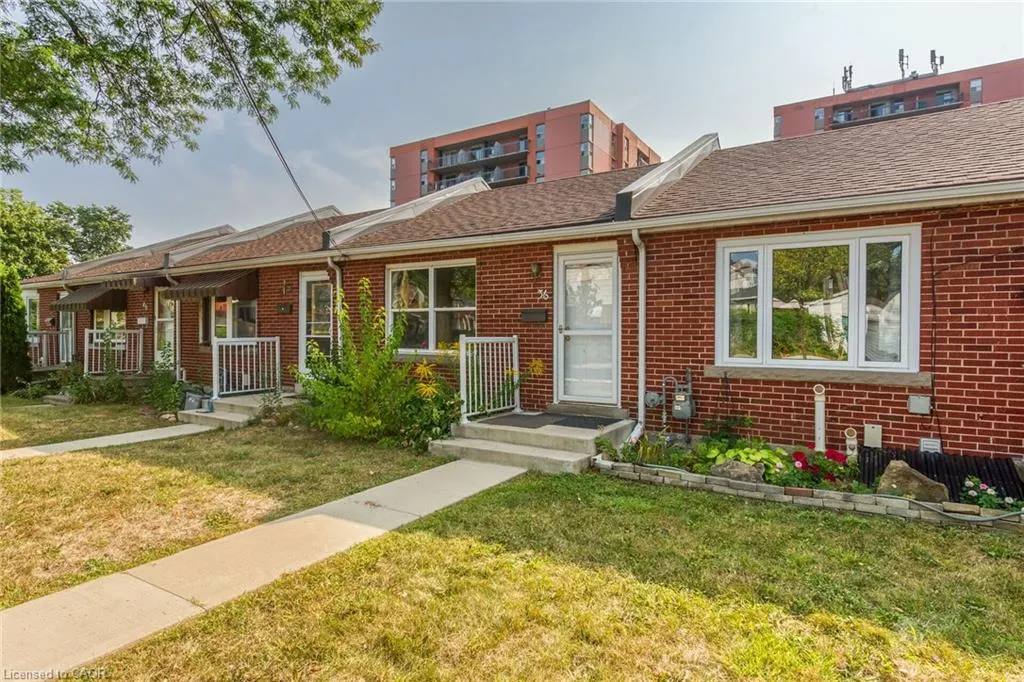 36 Macklin Street N