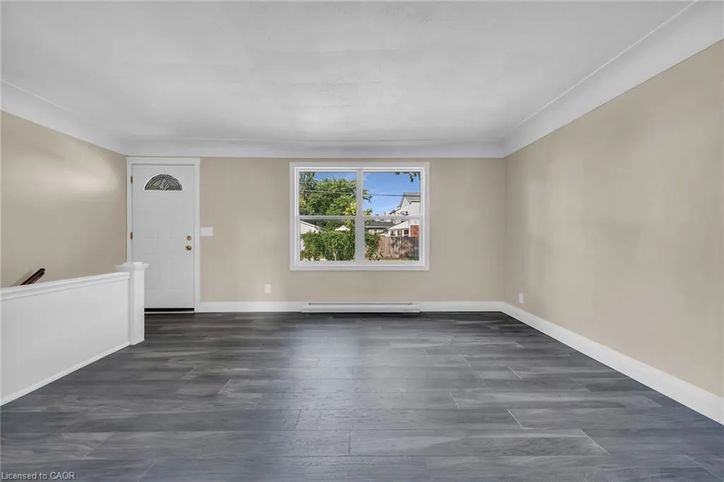 36 Macklin Street N