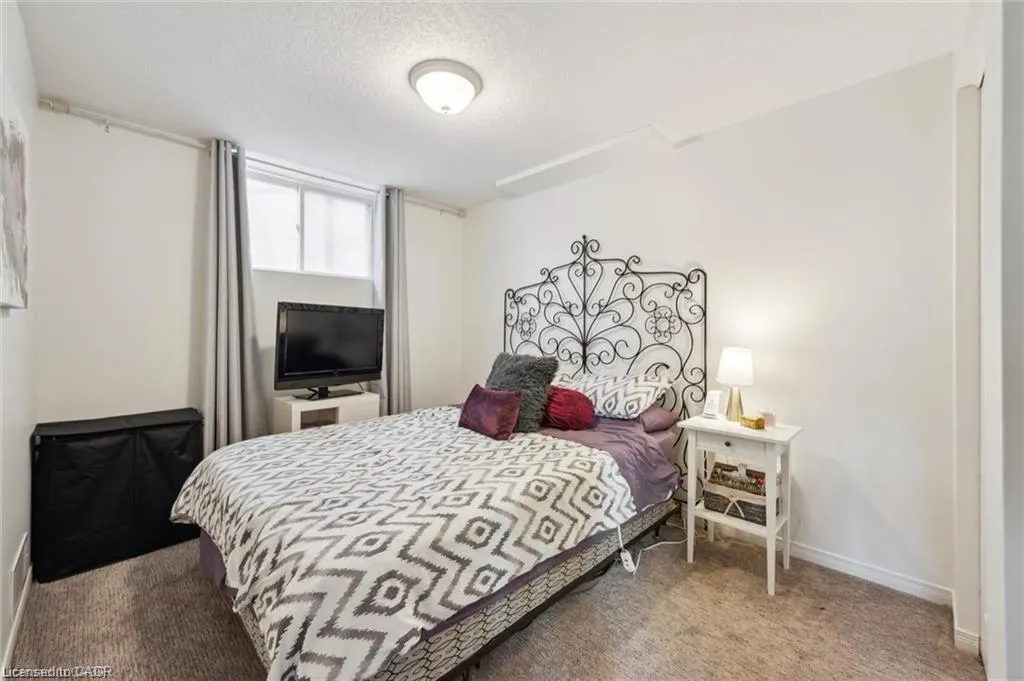 41 Munroe Crescent, #Lower