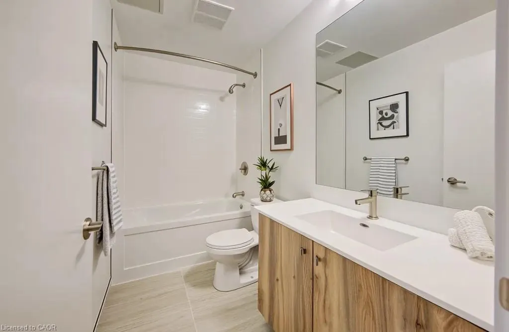 25 Wellington Street S, #1708