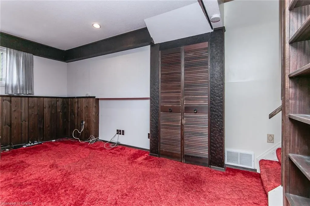 410 Dunvegan Drive