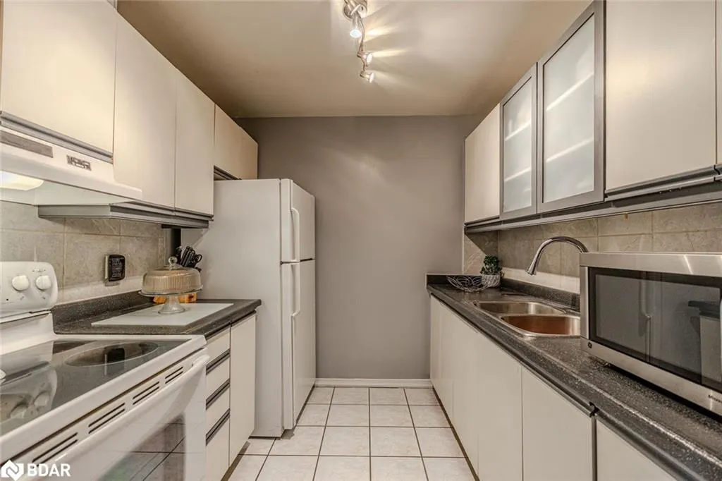 167 Edgehill Drive, #E9
