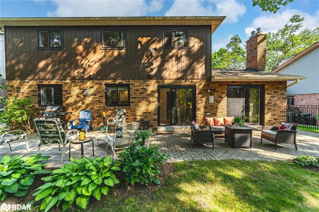 19 Oakridge Drive