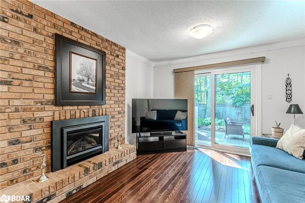 19 Oakridge Drive