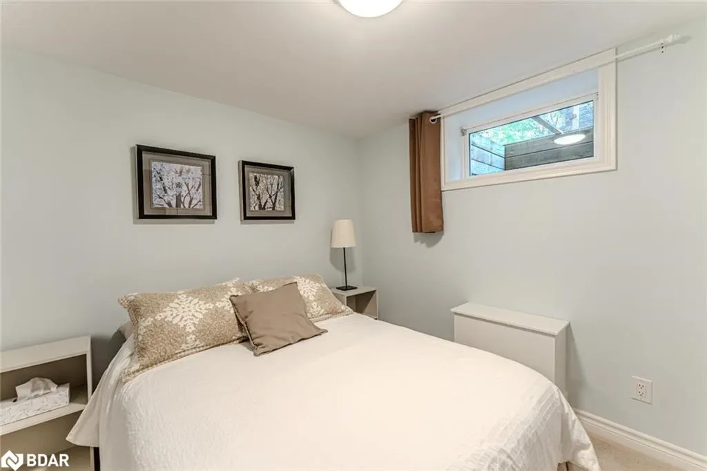 19 Oakridge Drive