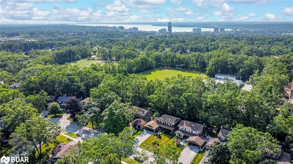 19 Oakridge Drive