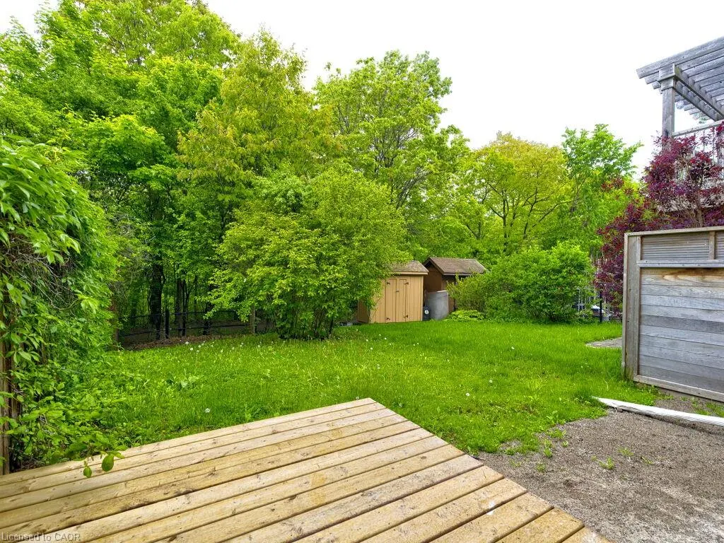 373 Ravineview Way