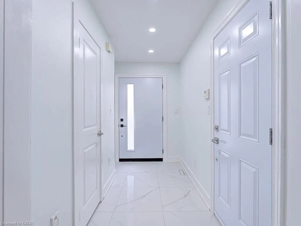 373 Ravineview Way