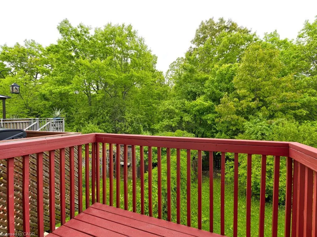 373 Ravineview Way