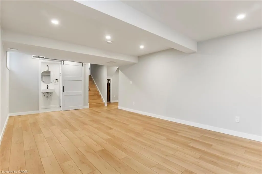 427 Dansbury Drive