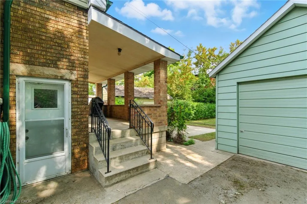 73 Balmoral Avenue S