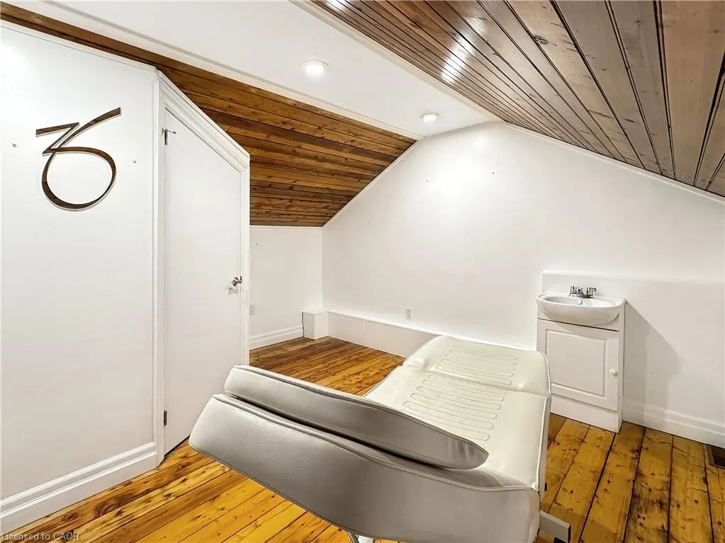 423 King Street E, #1