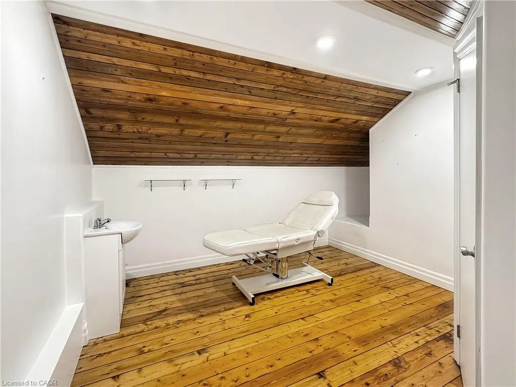423 King Street E, #1