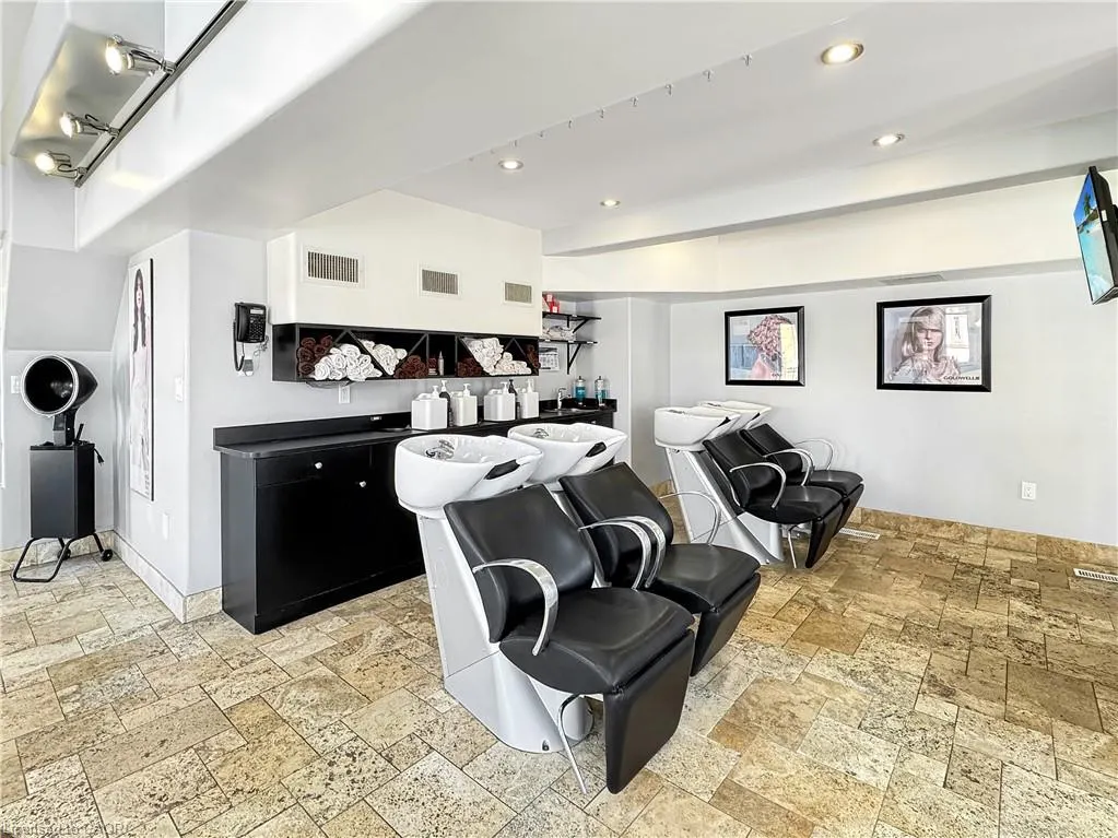 423 King Street E, #1
