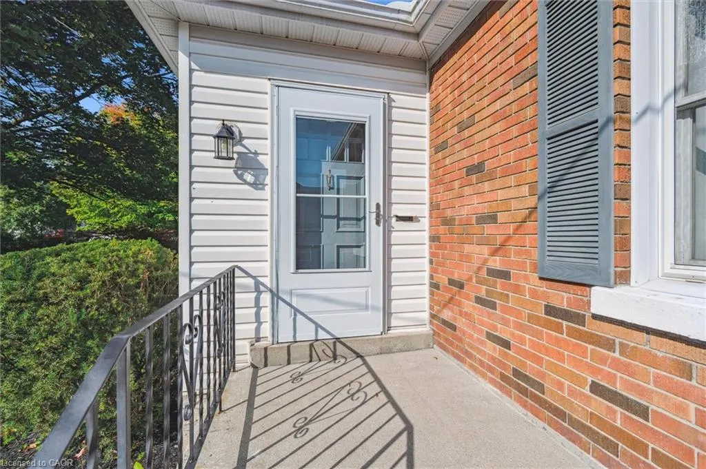 96 Selkirk Street