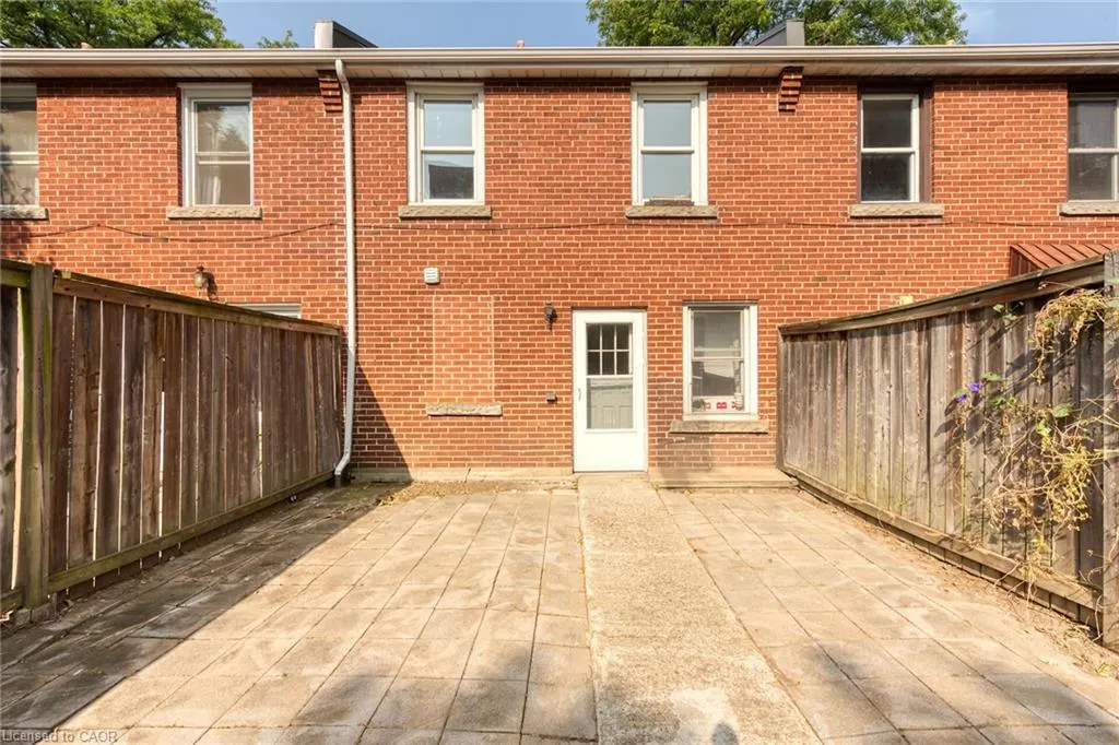 36 Macklin Street N