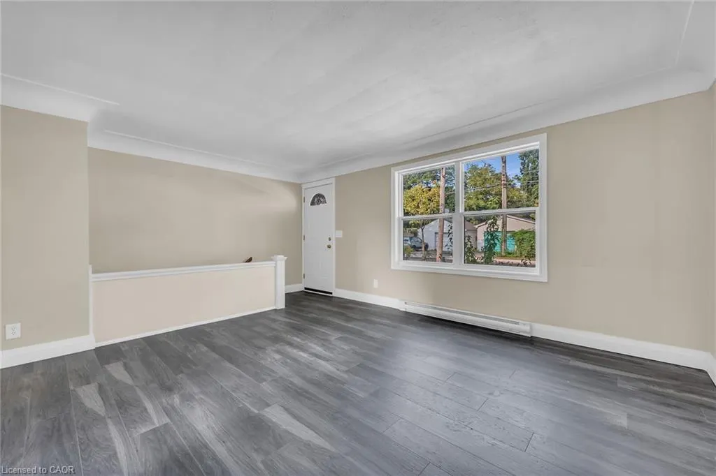 36 Macklin Street N