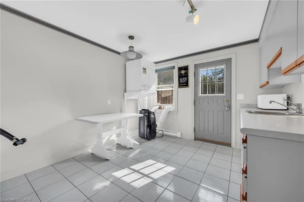 36 Macklin Street N