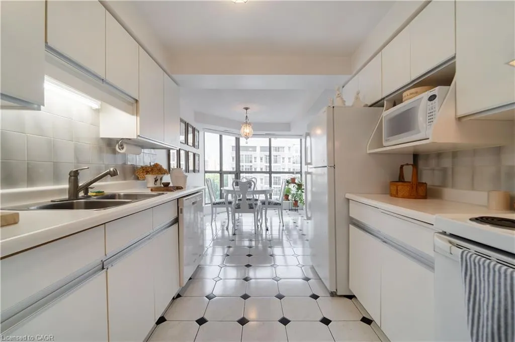 67 Caroline Street S, #501