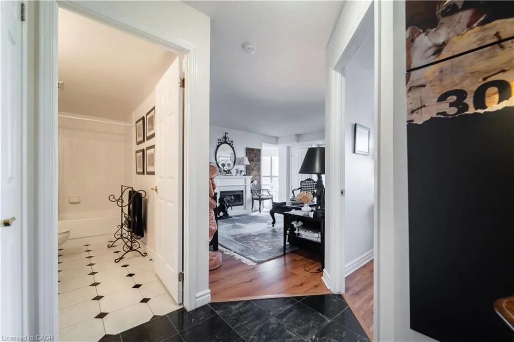 67 Caroline Street S, #501
