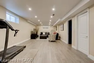 68 Challenger Avenue