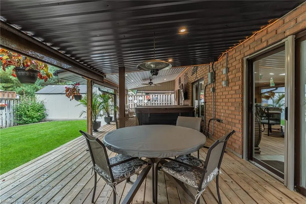 8 Oakridge Boulevard