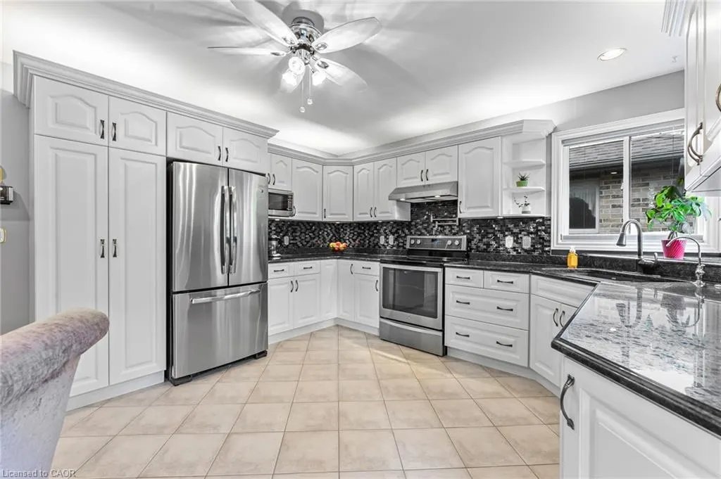 8 Oakridge Boulevard