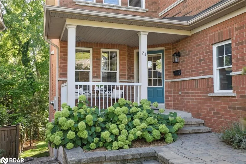 23 Woodlawn Court