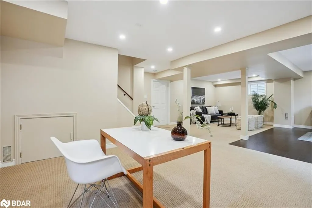 23 Woodlawn Court