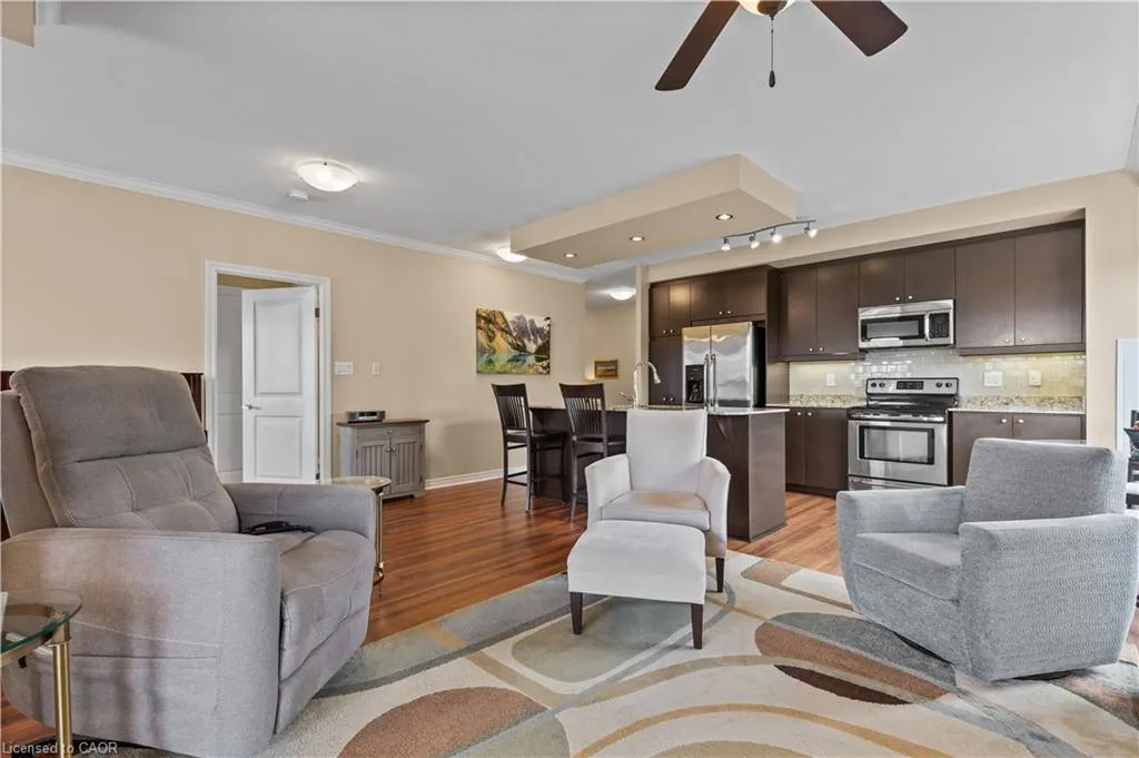 539 Belmont Avenue W, #208