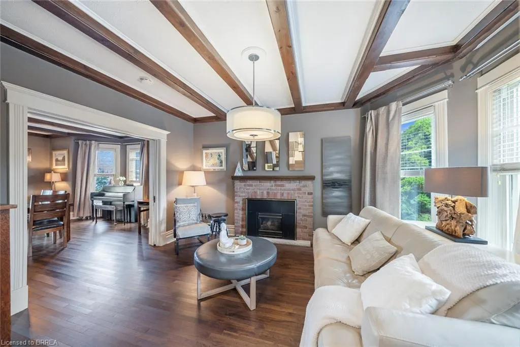 47 Mountain Park Avenue