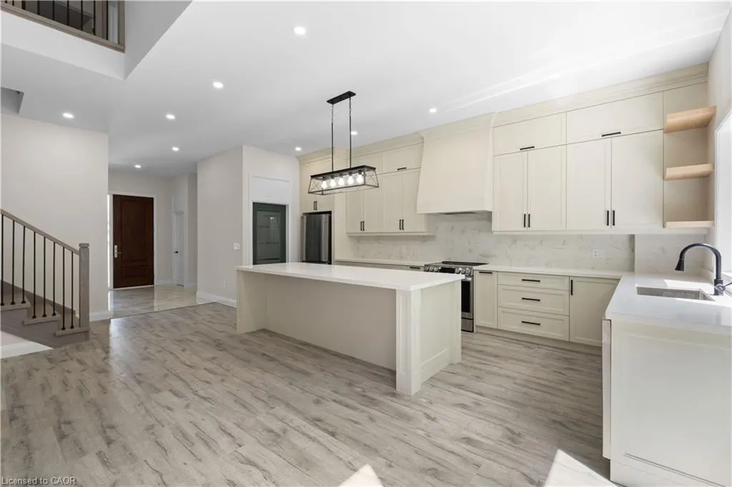 25 Sunview Drive
