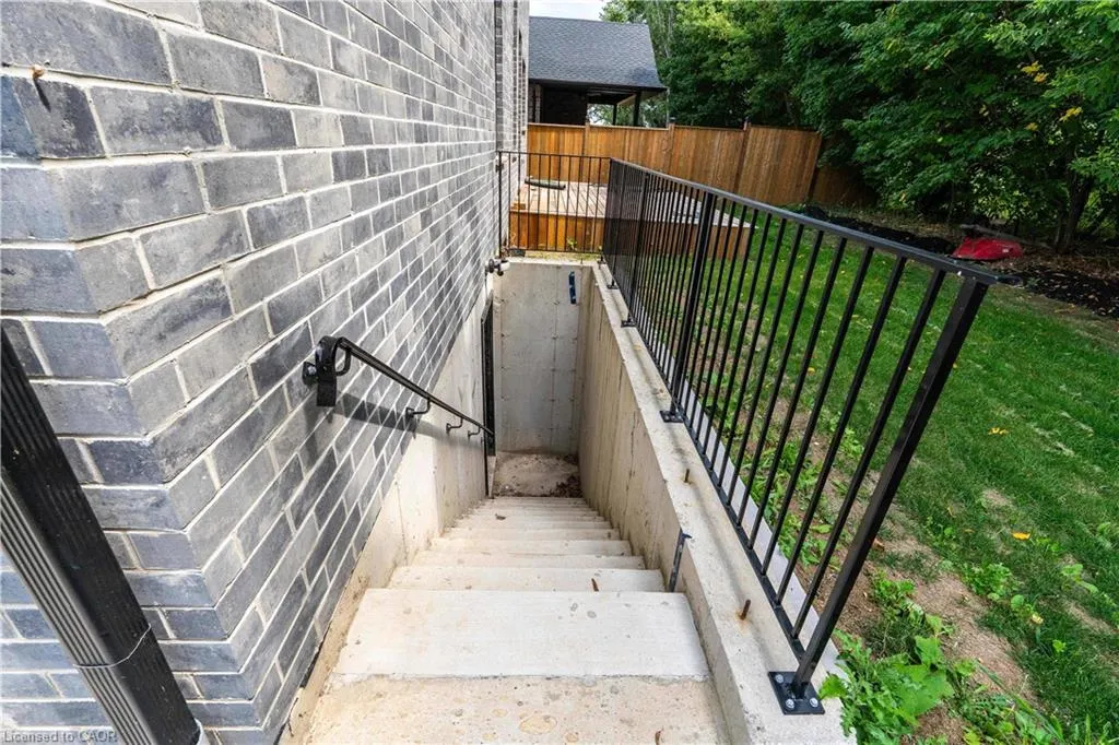 25 Sunview Drive