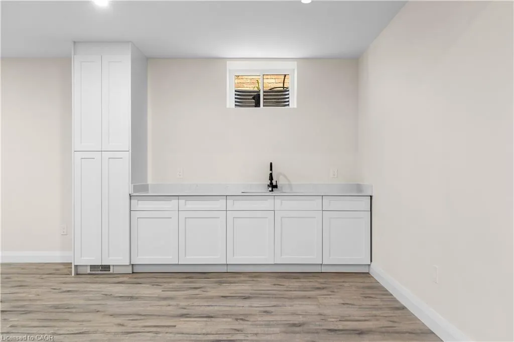 25 Sunview Drive