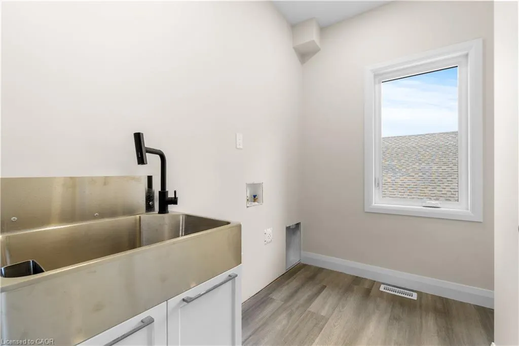 25 Sunview Drive